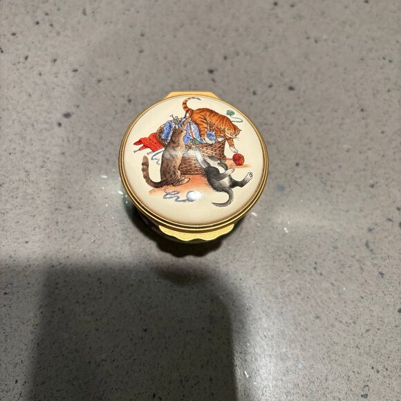 Never used Halcyon Days kitten/cat enamel trinket box - Picture 1 of 9